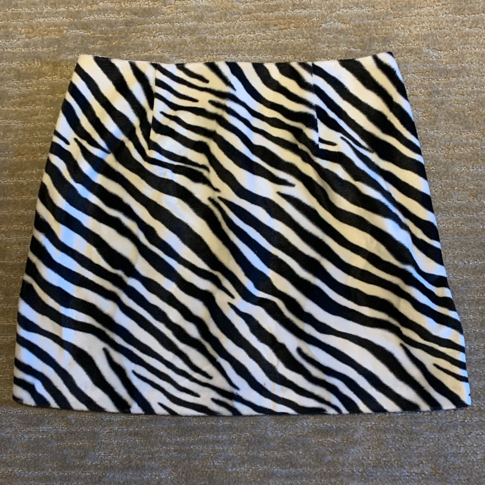 Vintage M Collection Zebra Print Black & White Faux Fur Mini Skirt Waist 28”